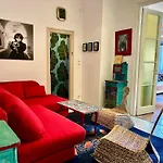 Cosy Art Flat At Downtown